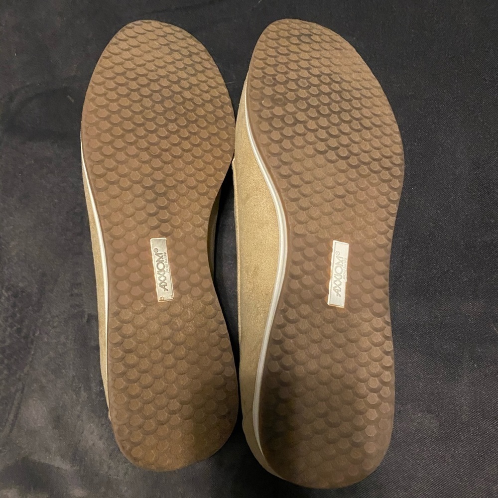AXXIOM Tassle Loafers, Tan, 8.5 - Picture 4 of 7
